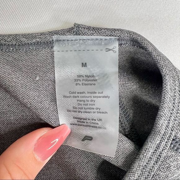 š„PursueāFitnessĀ Adapt Long SleeveāSeamless Workout Crop Top Gray Size M - Picture 10 of 10